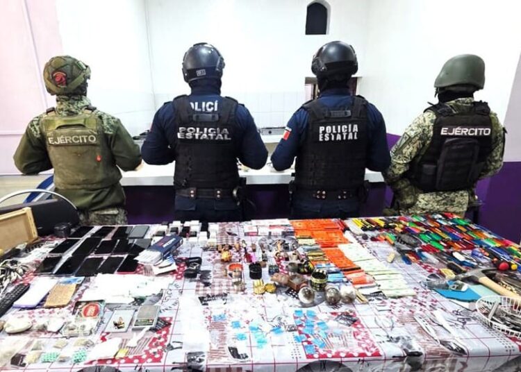 Operativo en el Cereso de Pachuca desarticula medios usados para extorsión y narcomenudeo