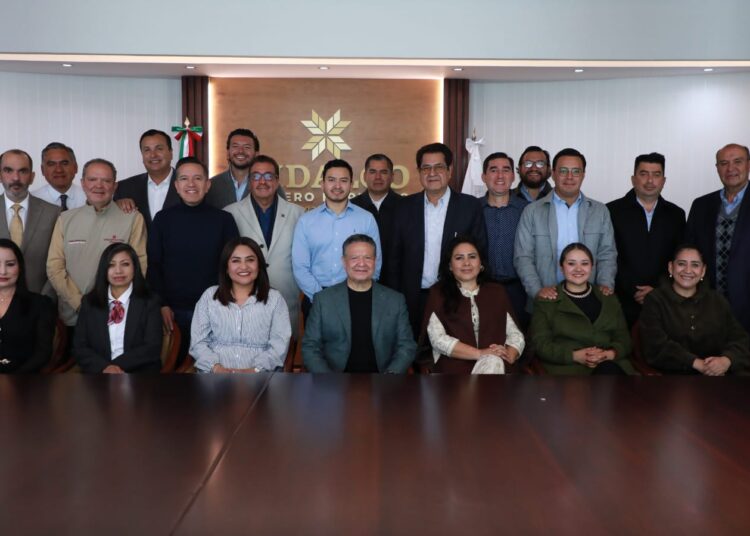 Julio Menchaca pide a gabinete redoblar esfuerzos en 2026