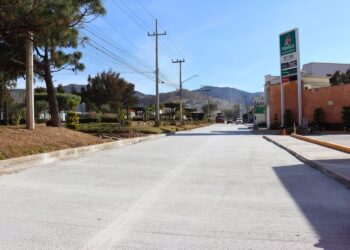 Aperturan paso vehicular en Avenida Universidad