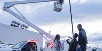 Mineral de la Reforma avanza en la modernización del alumbrado público