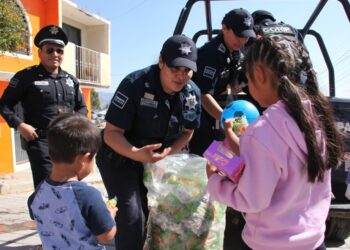Seguridad pública comparte alegría del Día de Reyes con la niñez pachuqueña