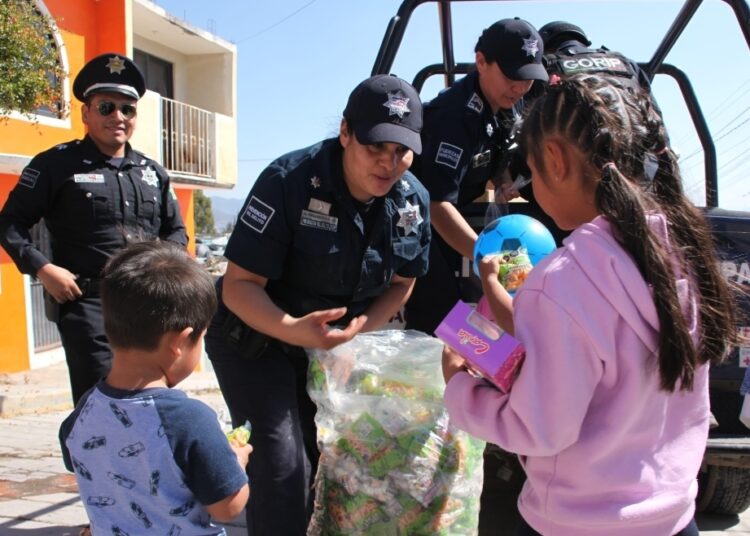 Seguridad pública comparte alegría del Día de Reyes con la niñez pachuqueña