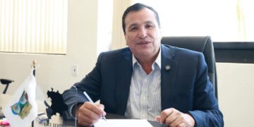 Álvaro Bardales formaliza su registro a la ASF