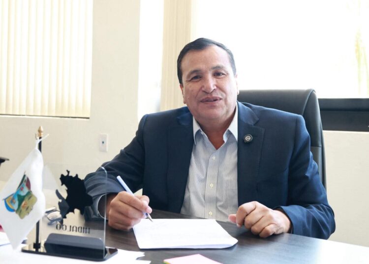 Álvaro Bardales formaliza su registro a la ASF