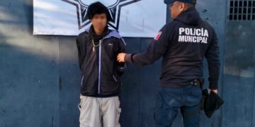 Detienen a menor de edad con motocicleta con reporte de robo en Pachuca