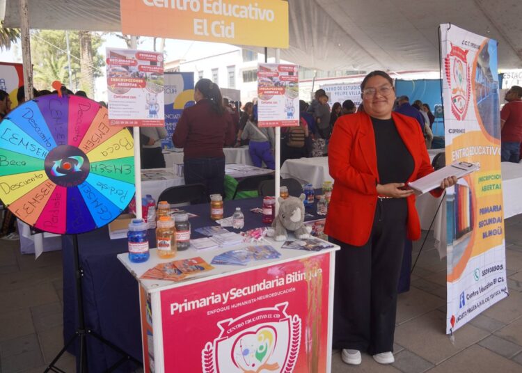 Oferta educativa y profesional se reunió en la Feria Educativa Vocacional 2026