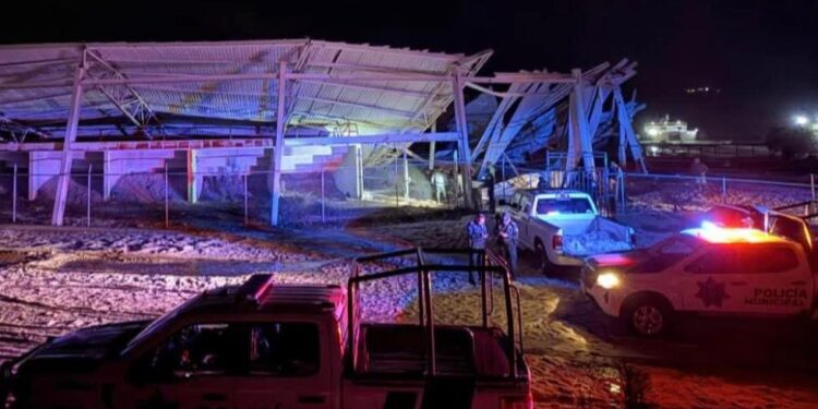 Colapsa parte de techumbre en Lienzo Charro de Zapotlán de Juárez; reportan seis lesionados