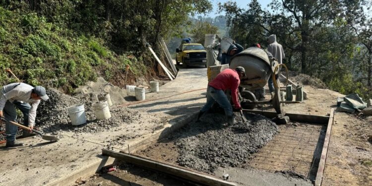 SIPDUS impulsa la conectividad en Lolotla con acceso a comunidades