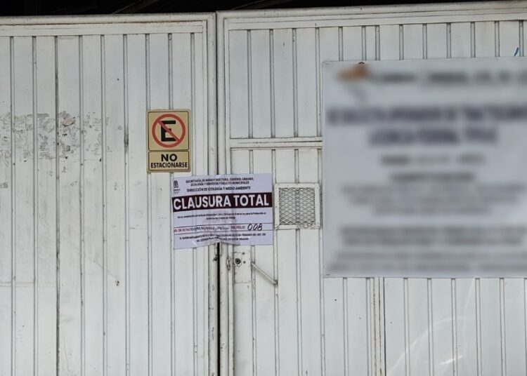 Autoridades atienden descarga atípica en el Río Papalote en Tizayuca