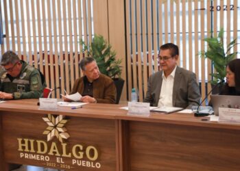 Menchaca Salazar revisa avances del tren AIFA–Pachuca
