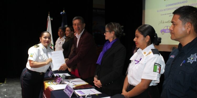 Concluyen curso de manejo 70 mujeres de la PIBEH
