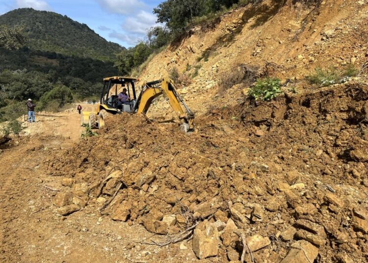 Prioriza SIPDUS comunicación entre comunidades en camino intermunicipal Cardonal–Tlahuiltepa