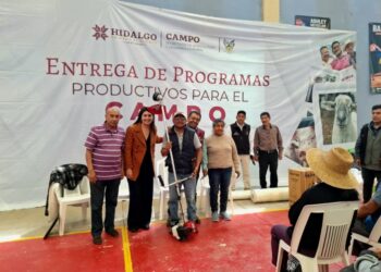 Entregan apoyos por 12.7 millones de pesos para productores de ocho municipios
