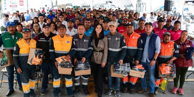 Consolidan la dignificación e identidad del personal de la CAAMTH con la entrega de uniformes y herramientas por segundo año consecutivo