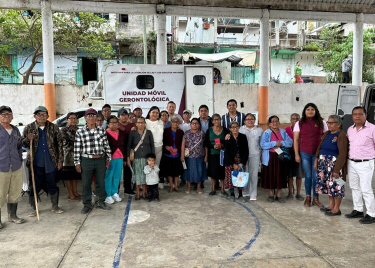 Acercan salud integral a personas mayores de la Otomí Tepehua