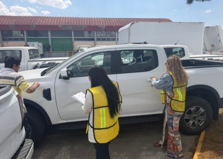 Constata la Contraloría estatal entrega de siete vehículos a Seguridad Pública