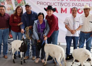 Entrega gobierno de Hidalgo apoyos agropecuarios en la región de Ajacuba