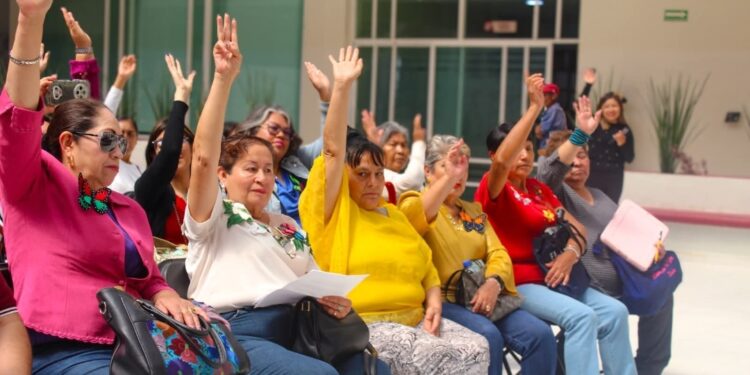 Mujeres lideran transformación comunitaria con redes impulsadas por el IHM