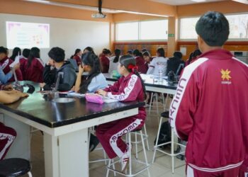 Estudiantes de CECyTEH se convierten en agentes  de cambio con programa del IHM