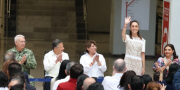 Julio Menchaca acompaña la inauguración del tren Buenavista–AIFA