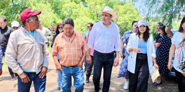 Tula se construye con hechos; Cristhian Martínez entrega obras en Nantzha y San Andrés Tultepec