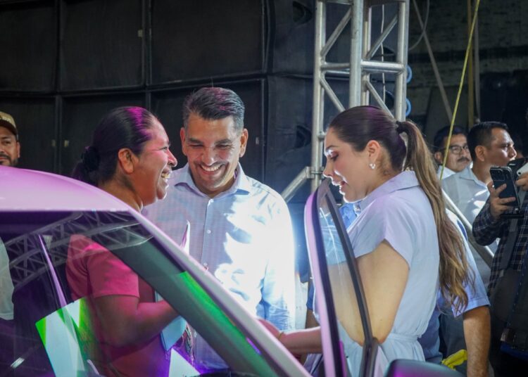 Alfredo San Román reconoce y celebra la labor de las y los docentes de Huejutla