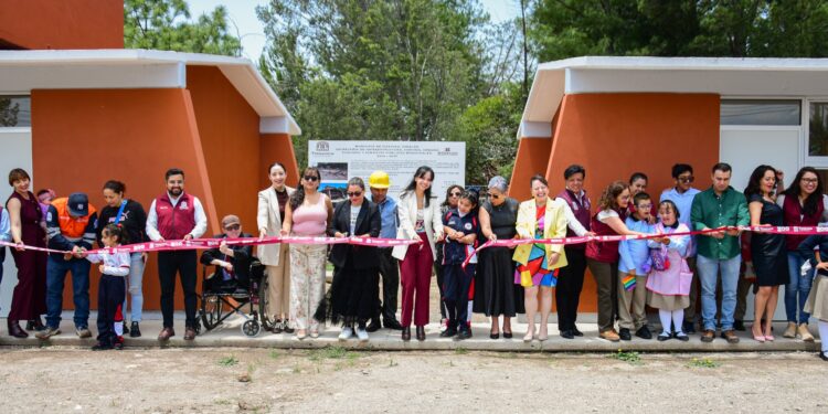 Inauguran aula y módulo de sanitarios en el CAM 14 de Tizayuca para fortalecer la inclusión educativa