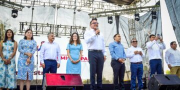 Presidente Municipal de Ixmiquilpan anuncia la construcción de la plazuela y monumento a las maestras y maestros.