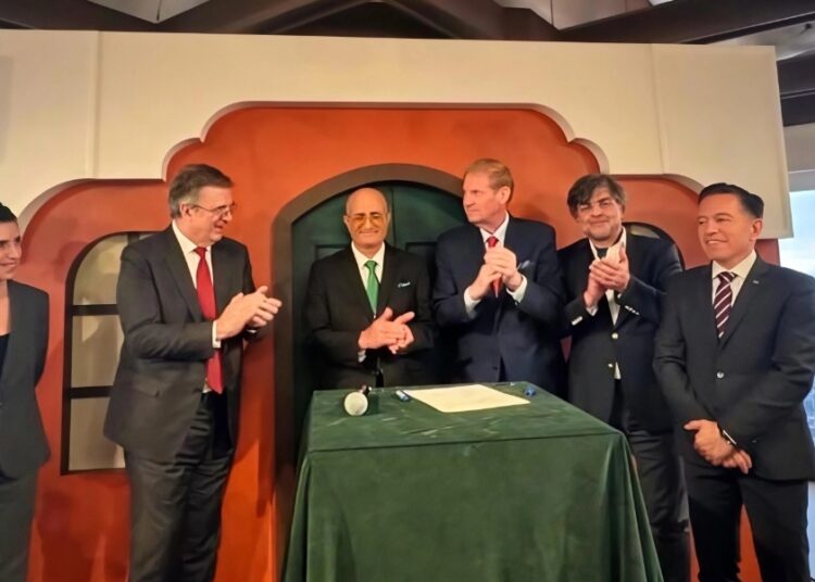 Hidalgo firma Memorándum de Entendimiento con empresa canadiense