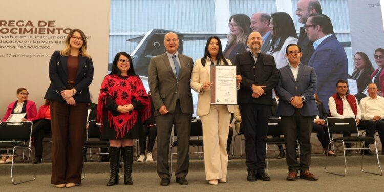 Reconocen a docentes del subsistema tecnológico por impulsar nuevo modelo educativo