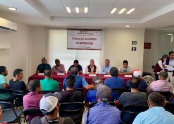 Carpinteros y productores de carbón  firman acuerdo con Segobh
