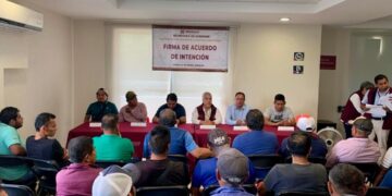Carpinteros y productores de carbón firman acuerdo con Segobh
