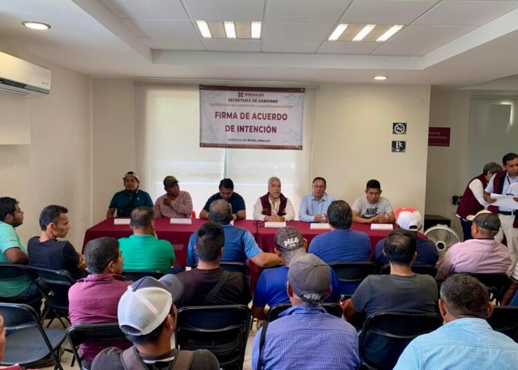 Carpinteros y productores de carbón  firman acuerdo con Segobh