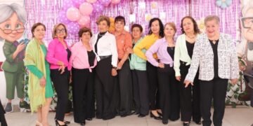Celebran a madres adultas mayores en CGIs y Casas de Día