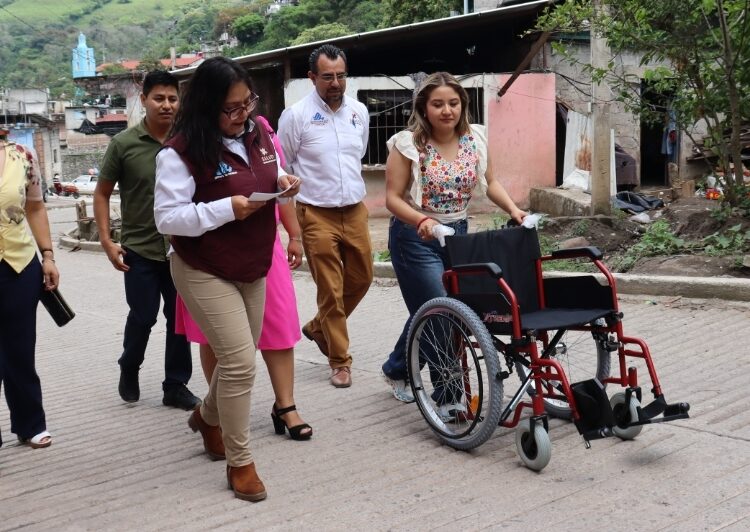 Apoyos funcionales y atención médica especializada para las familias de Huehuetla