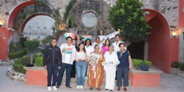 Embajadora de Sudáfrica descubre la riqueza cultural de Huichapan