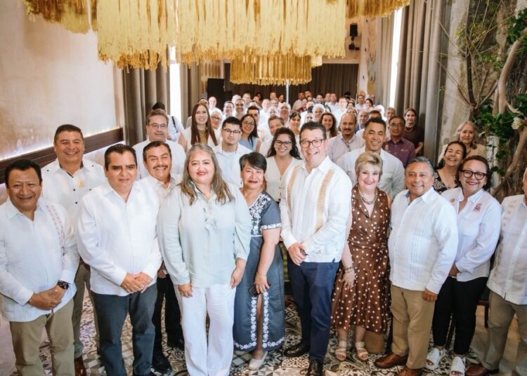 Participa Cobaeh en reunión nacional sobre educación media superior