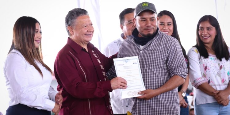 Obra en los 84 municipios, garantía de la administración de Julio Menchaca