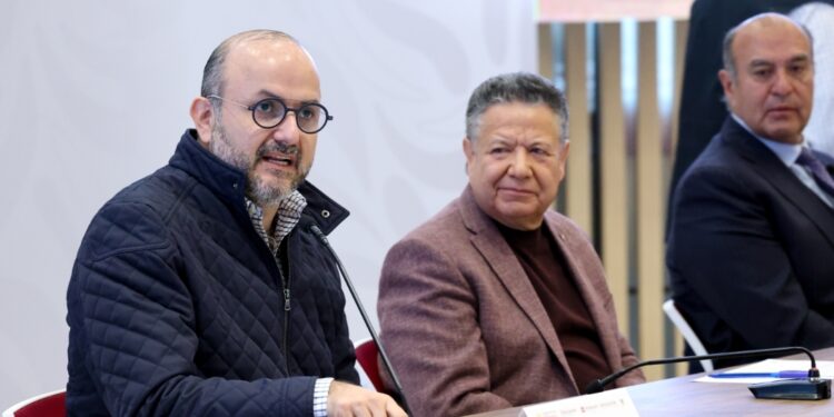 Julio Menchaca respalda el fortalecimiento de la educación superior