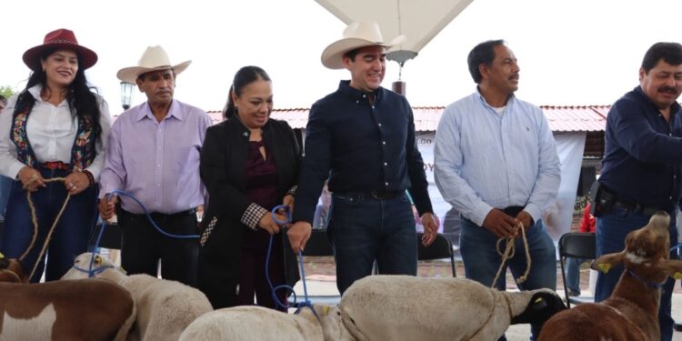 Gobierno de Hidalgo fortalece al campo con entrega de apoyos agrícolas y ganaderos en Tulancingo y Eloxochitlán