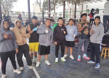 Jóvenes talentos destacan en sparring de box en San Agustín Tlaxiaca