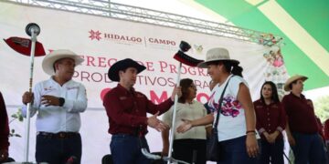 Con entrega de apoyos en Alfajayucan, Saderh fortalece la productividad al campo en 12 municipios