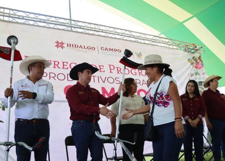Con entrega de apoyos en Alfajayucan, Saderh fortalece la productividad al campo en 12 municipios