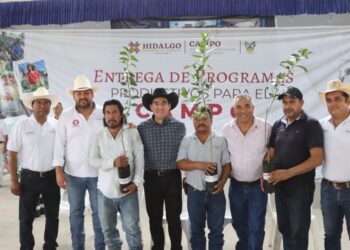 Entrega Saderh apoyos directos en la Huasteca y Sierra Alta