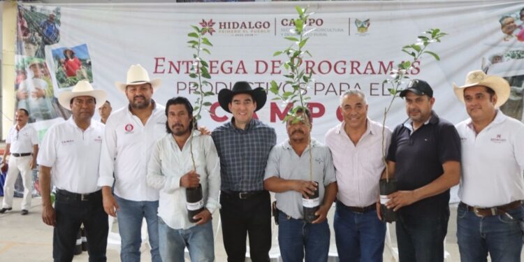 Entrega Saderh apoyos directos en la Huasteca y Sierra Alta