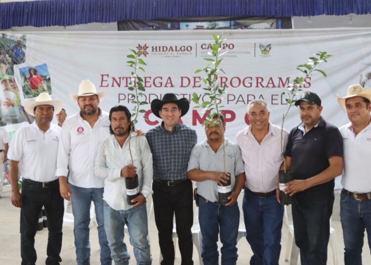 Entrega Saderh apoyos directos en la Huasteca y Sierra Alta