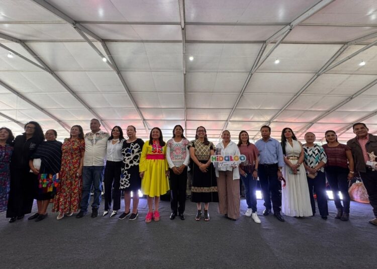 Hidalgo lleva su riqueza artesanal y gastronómica al Estado de México