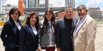 Julio Menchaca reconoce excelencia académica de 32 participantes de la OCI 2026