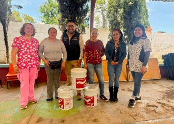 Arturo Gómez Canales entrega apoyo para rehabilitar espacios comunitarios en San Nicolás Cebolletas