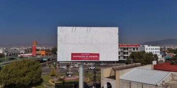 Mantiene gobierno de Jorge Reyes el retiro permanente de anuncios irregulares
